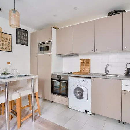 Notre Dame De Nazareth Apartment *